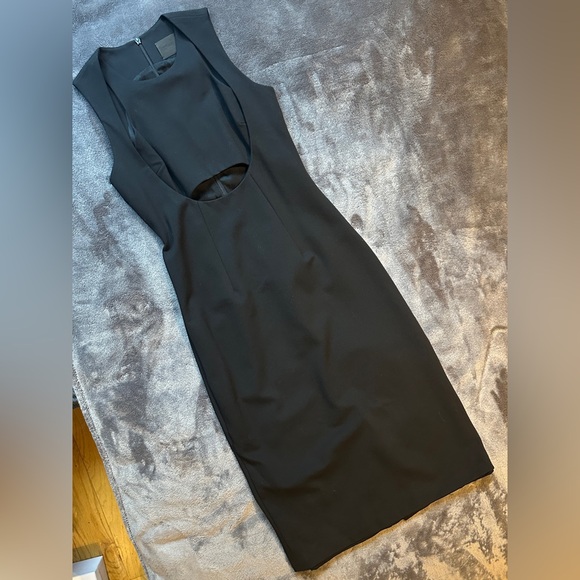 Black Fitted Stretch Midi Dress Cut Out Modern Sexy Sleeveless 4 6 Small NWOT - Picture 3 of 11